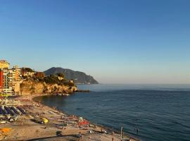 Finestre sul mare, hotel a Sori