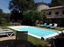 Maison dans le Luberon: La Bastide-des-Jourdans şehrinde bir otel