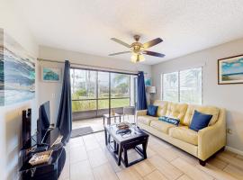 Sun-kissed beach condo with amazing pool, tennis & patio - Steps to the beach!, hotel in St. Augustine