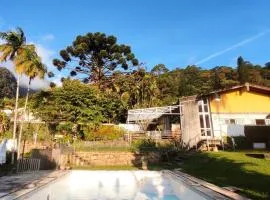 Casa com vista pras montanhas em Petrópolis