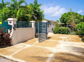 Stunning 4 bed villa, 3 baths, Pool, Wi Fi, Hotel in Saint James