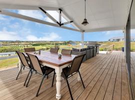 Seaglass - Karikari Peninsula Holiday Home, holiday home in Kaitaia