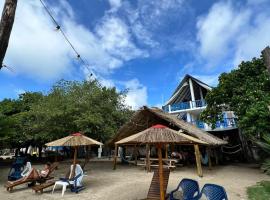 Hostel Beach House โรงแรมในRincón