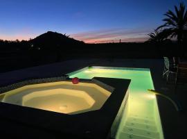 Gina House with Pool in Mulege, holiday home in Mulegé