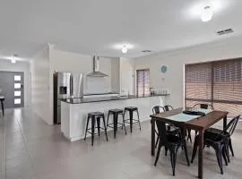 4 Comfy Spacious Family Home