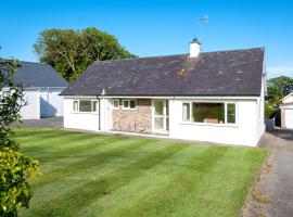 10 Llwyn Onn Beach Hut, hotel in Abersoch