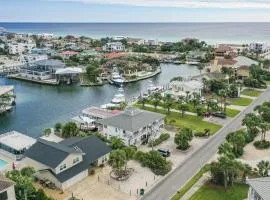 Boater's Dream House On Holiday Isle
