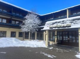 Das Wiesgauer - Alpenhotel Inzell, hotel v destinaci Inzell