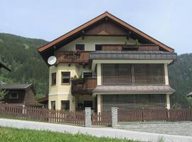 Apartment in Krimml with a balcony or terrace, hotel di Krimml