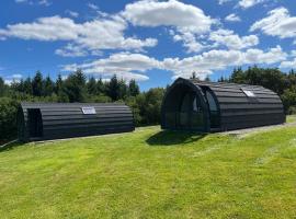 Warren Farm Retreat - Pod 1, Pod 2, and The Lodge by SSW, holiday home in Cardiff
