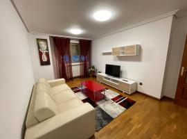 Bonito piso con aparcamiento a pie de la calle ., hotel a Nájera