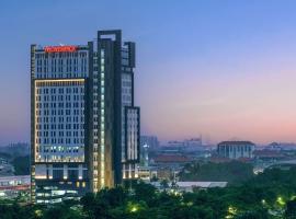 Movenpick Surabaya City, хотел близо до Търговски център „Роял Плаза“, Сурабая