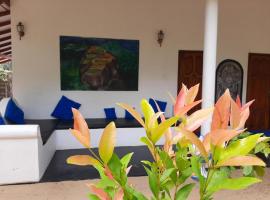 PEARL STAR BEACH RESORT, hotel con parking en Alankuda