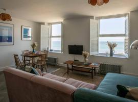 Stunning Sea Views @ The Lido Lounge, hotel din Margate