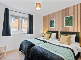 Beautiful 2 Bed Apartment in Warwick - Parking