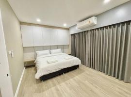 The Commune 101, pet-friendly hotel in Roi Et