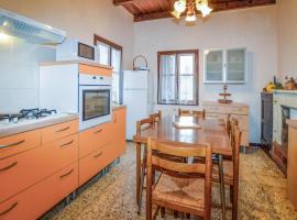 Lovely Home In Anghione With Kitchen: Aghione şehrinde bir otoparklı otel