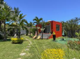 Love Room with Infinity Pool in Tropical Garden, hotel v destinaci Petit Raffray