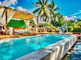 Oasis with Insane Outdoor Area Near Wilton Manors