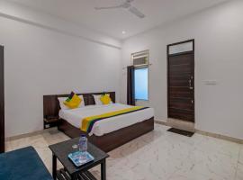 Itsy By Treebo - Om Pushp Residency, hotel di Mathura