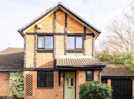 Ratby House - Spacious 3 Bed with Garden & Parking, דירה בEarley