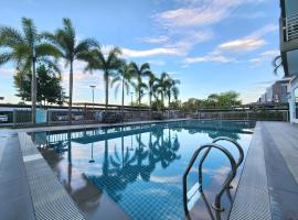 D'Getaway - Kuching Prime Area - Family Oasis - Spacious Condo，古晉的附設泳池的飯店