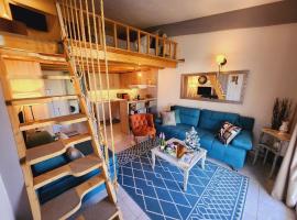 Luxury Loft Apartment Sofia, hotel cerca de Achaia Clauss, Patras