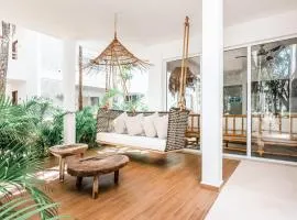 Charming Boho entire condo w Patio Swing