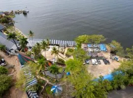 Rusty Rock Beach Resort & Spa