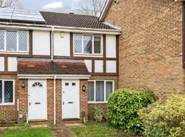 Pass the Keys Cosy 2BR Home in Walton