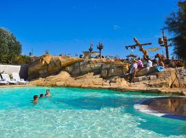 Bungalow charmant à Agde, piscines, hotelli kohteessa Le Grau-dʼAgde