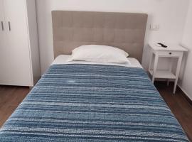 ALO ALO ALBERGO, hotel u gradu Casteggio
