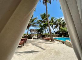 Villa Kipara - Beachfront with Private Pool, hotel sa Pwani Mchangani