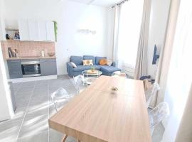 Appartement lumineux , Carpentras centre, מלון זול בקרפנטרה