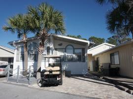 Venture Out 476 Marlin Dr Comes WITH GOLF CART, spa hotel in Panama City Beach