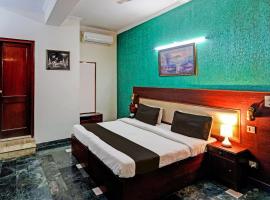 OYO Hotel Primero Near Aravali Biodiversity Park, hotel in DLF Phase I, Gurgaon