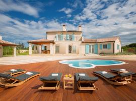 Villa Aurora in Bale for 8 persons with sea view & whirlpool, hotel in Bale