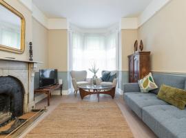 Oakwood House, villa in Dublin