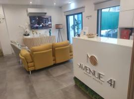 Avenue 41 Guest House, hotel v Faru