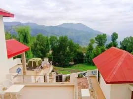 Haven Lodge Bhurban, Cheerful 4BR Cottage