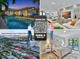 Lynoras Luxe Estate 3 bedroom 3 bath with Modern Design and Heated Pool