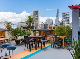 Hostal R10, hotel v destinácii Bogotá