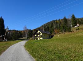 Alpenloft Theresia, hotel with parking in Ferlach