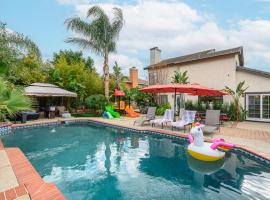 4BR, Heated Pool & SPA, Mini Golf ,Kids Playhouse,Fire PIt, hotel cu parcare din Lake Elsinore