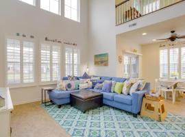 Spacious Millville Townhome Shuttle to Beach!, hotell med pool i Millville