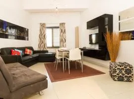 Spinola Bay Large 1 Bedroom Apartment for 4