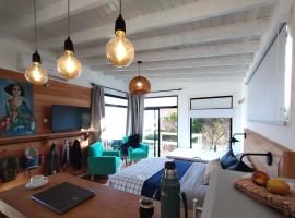 Las Rochas, Suites de Mar, serviced apartment in Punta Del Diablo