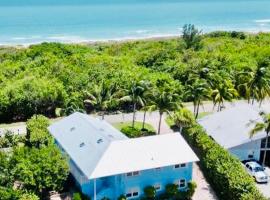 Secluded Beachfront Vibes - Surf & Pet Friendly, hotel a Fort Pierce