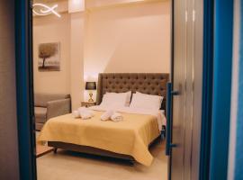 Nicolas Luxury Suites, beach rental sa Kourouta