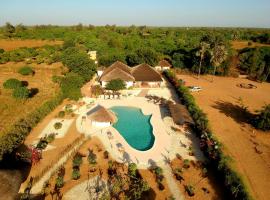 Nino Ranch Lodge, Hotel mit Pools in Samba Dia